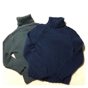 Turtle neck sweater bundle